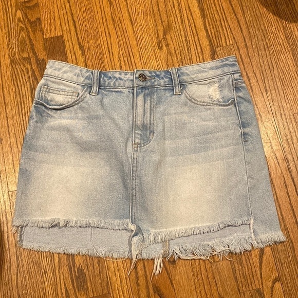 Cello Dresses & Skirts - Cello Jean Cut Off Denim Skirt Size Medium